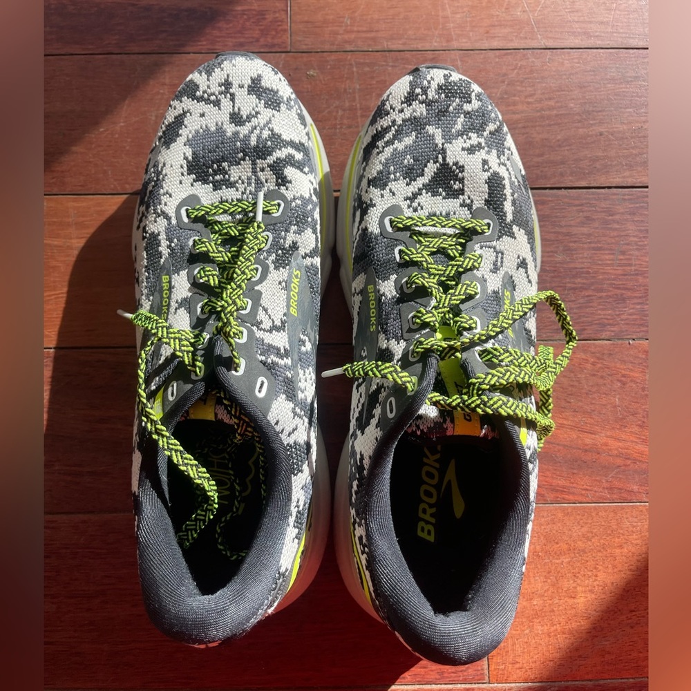 Brooks Ghost 15 - size 9 women’s running shoes